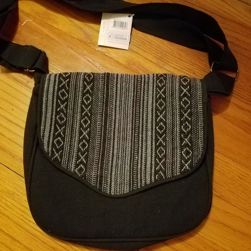 NWT Earth Divas fair trade purse